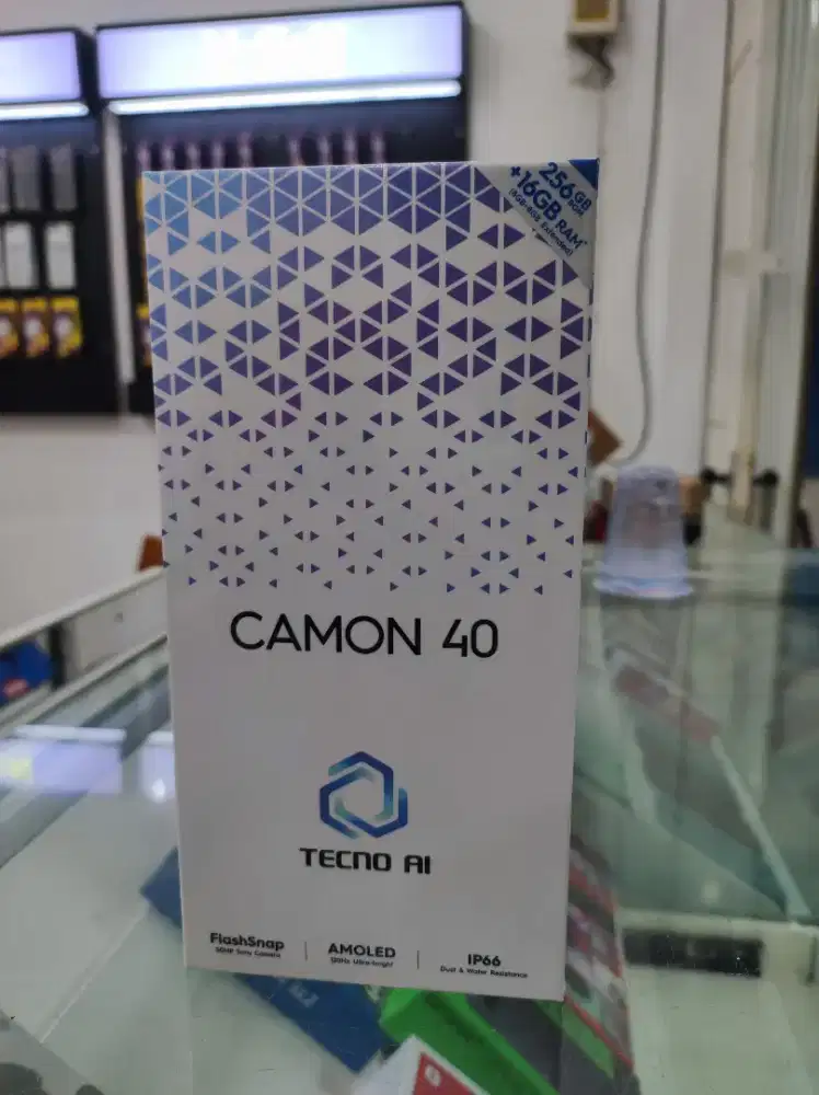 Tecno camon 40 ram 8 rom 256 gb amoled