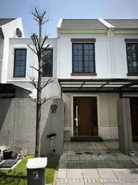 Disewakan Rumah 2 Lantai Grand Harvest Dekat Wiyung Surabaya