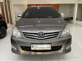 Innova V Luxury Bsn 2.0 Matic 2010 Super Mulus