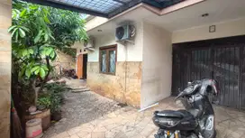 For Sale! Rumah Strategis 225m² Tebet Timur Dalam  9 - Akses 2 Mobil, Lokasi Premium