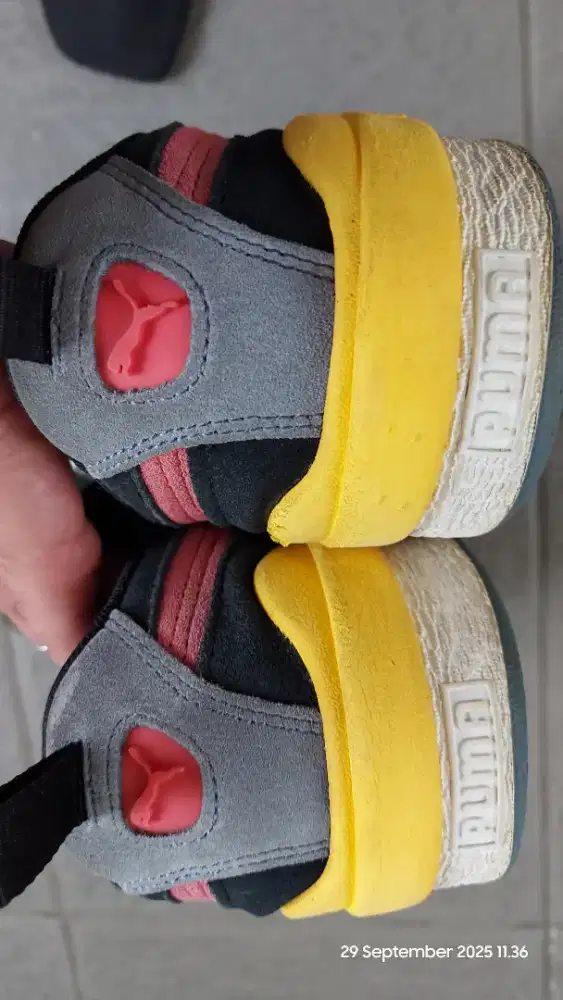 Sepatu Puma Suede Bloc