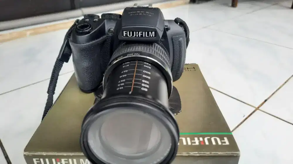 Fujifilm
Model FinePix HS25 EXR