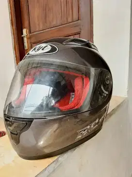 Helm KYT rc7 kondisi mulus