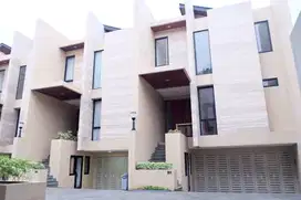 Rumah Bagus 3 Lantai Full Furnished di Pejaten Jakarta Selatan