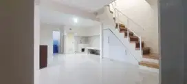 Disewakan Rumah Asri di Cluster Dekat SAMSAT Kiaracondong