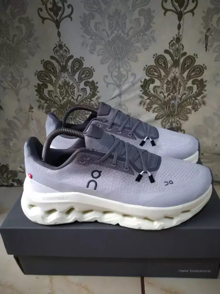 Sepatu one cloud sz.41