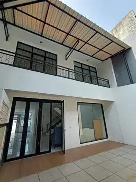 Disewa Rumah Baru Bagus Siap Huni di Taman Modern Cakung