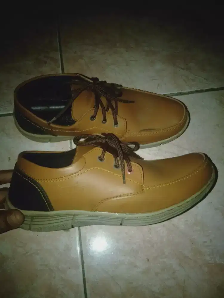 Sepatu formal santai mulus
