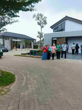 Rumah Nyaman Nempel Stasiun