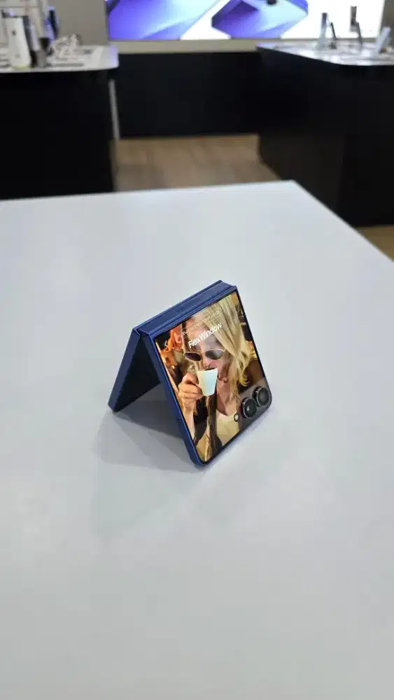 Samsung Galaxy Z Flip7