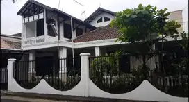 Rumah lama terawat Hook Siap Huni di Cikutra Baru Bandung