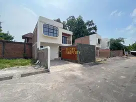 RUMAH 2 LANTAI, SIAP HUNI DALAM RING ROAD MAGUWOHARJO