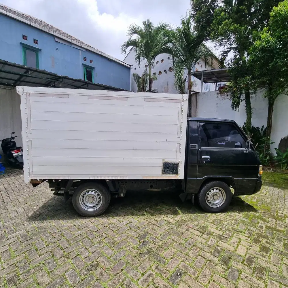 Dijual Mitsubishi L300
