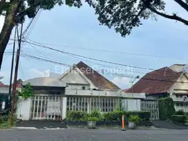 STRATEGIS! Jual / sewa rumah usaha jalan semeru malang