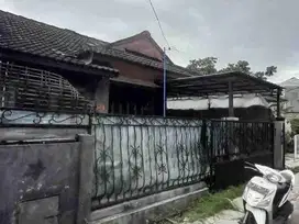 Rumah Lama Terawat di Komplek Pratista Antapani