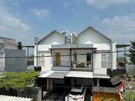 VILLA 2 LANTAI VIEW KEREN PANORAMA PEGUNUNGAN KARANGPLOSO DEKAT BATU