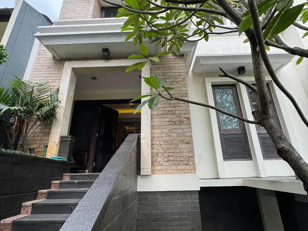 DIJUAL RUMAH SIAP HUNI AREA CIPETE JAKARTA SELATAN