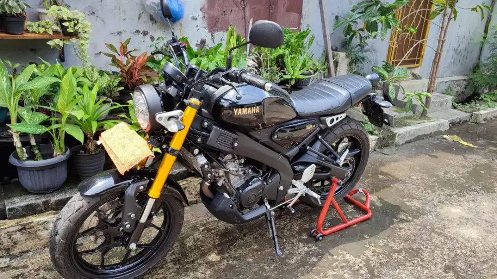 Yamaha XSR 155 Black Elegance 2024 Km 1000 pajak On Surat lengkap