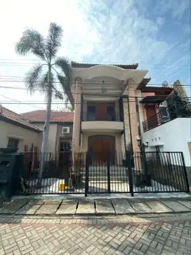 RUMAH RUNGKUT ASRI TENGAH, FURNISH, SIAP HUNI