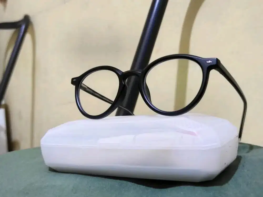 Kacamata unisex bisa laki cewe