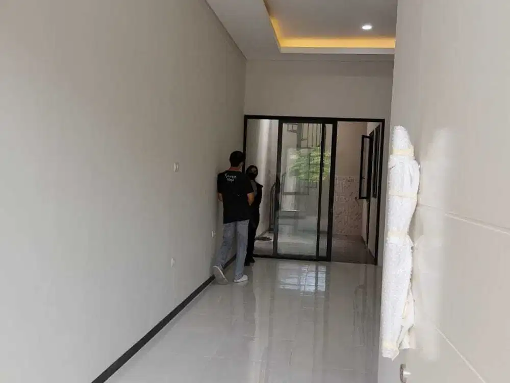 Rumah Baru Gres Minimalis 2 Lantai di dekat Merr Surabaya Timur