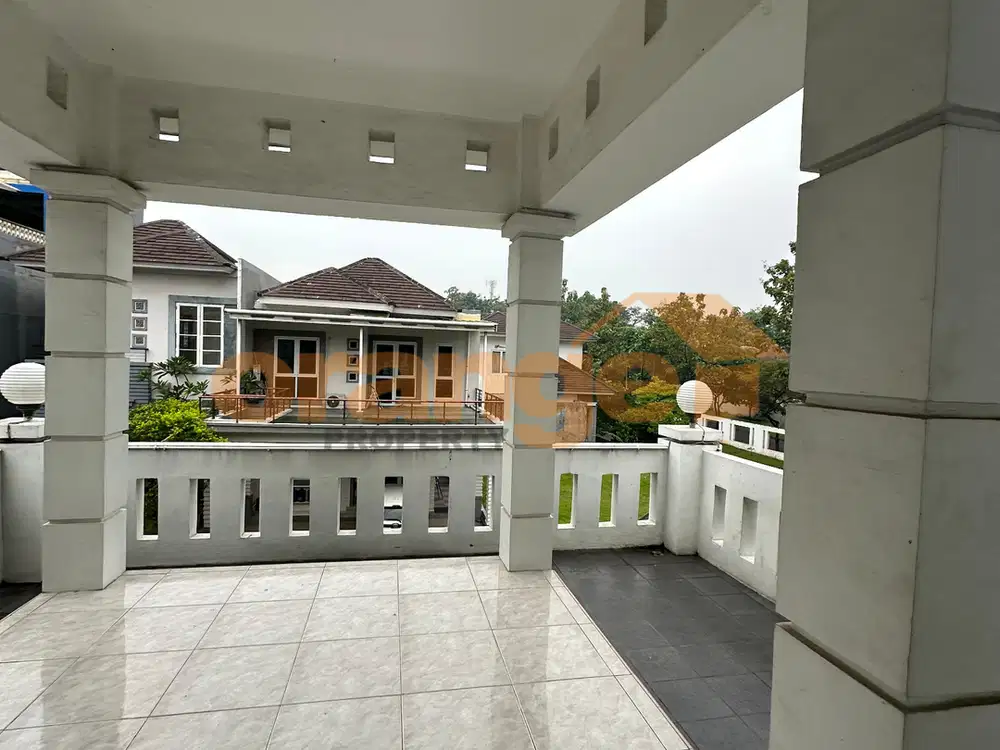 Di Jual Rumah 2 Lantai Cantik Siap Huni di Kota Wisata