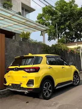 Daihatsu Rocky Raize Turbo 1.0 R ADS AT matic kuning 2021 istimewa CVT