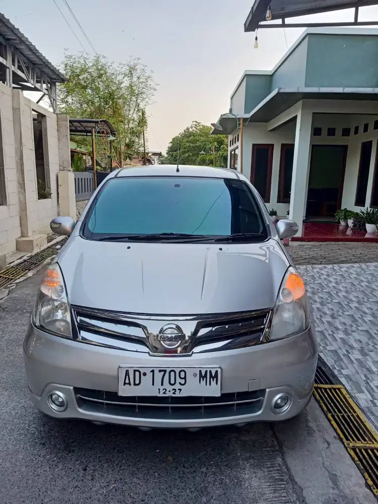 Grand Livina XV Ultimate A/T 2011 (Type Tertinggi)