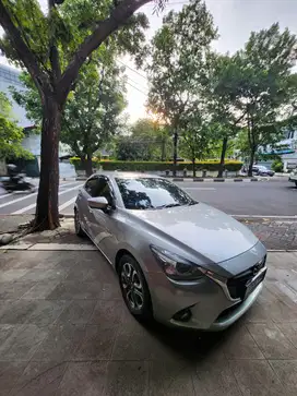 Mazda2 R Skyactiv AT 2016 Silver Tangan 1 Nama Sendiri