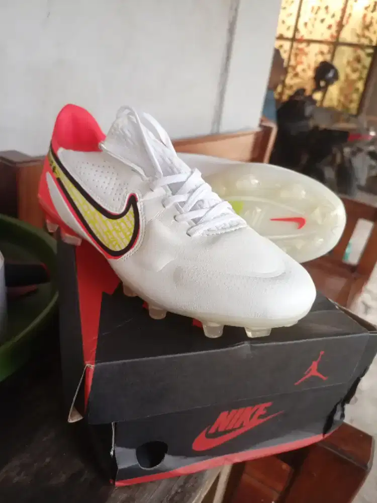 Sepatu bola nike tiempo legend size 39