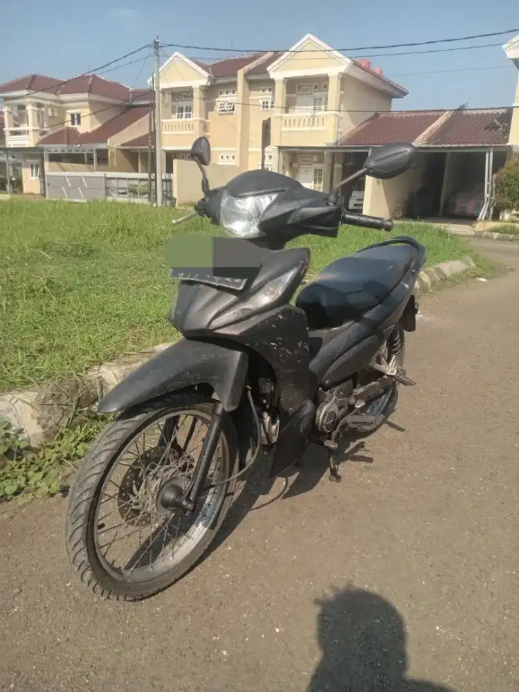 DIJUAL HONDA MOTOR REVO CW 110CC TAHUN 2014  SURAT SURAT LENGKAP