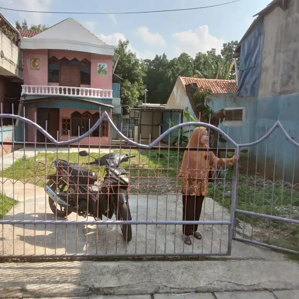 Disewakan rumah tingkat tahunan