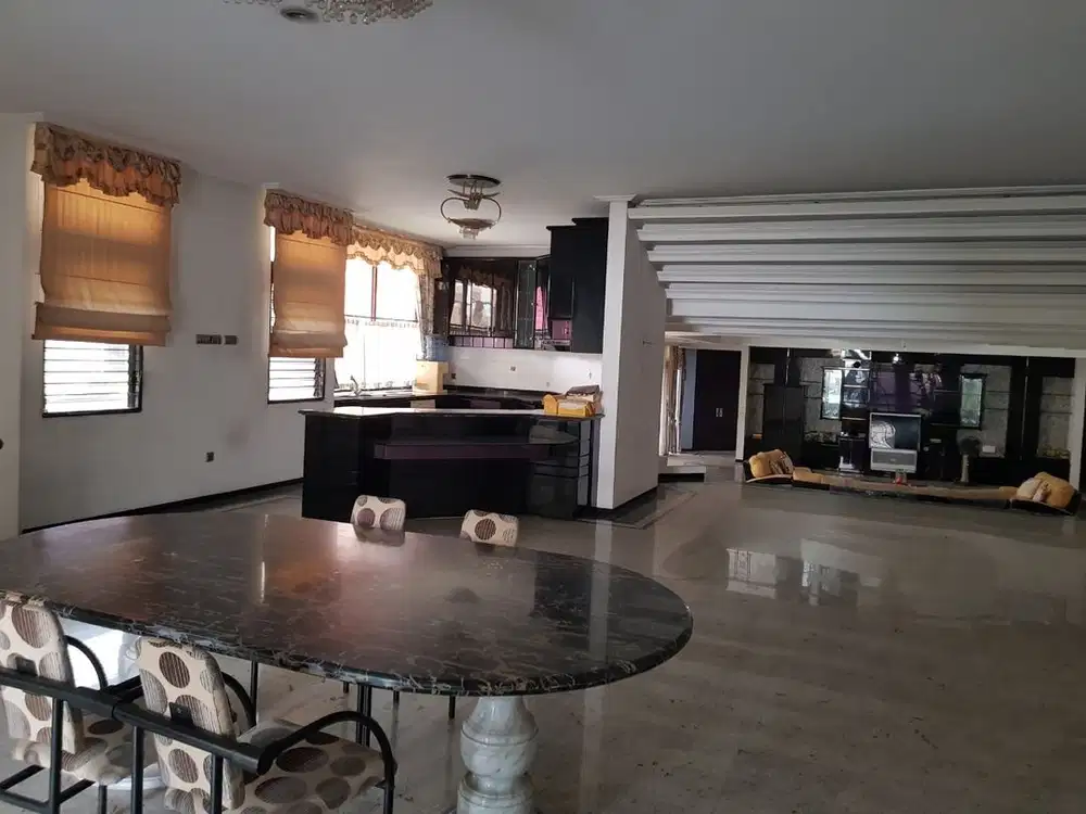 *PRIME LOCATION!! Dijual / Disewakan Rumah Sebelah Galaxy Mall 3*