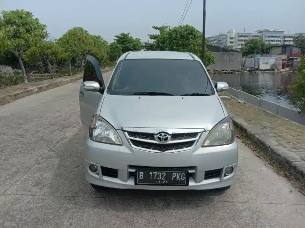 Toyota Avanza 2010 Bensin