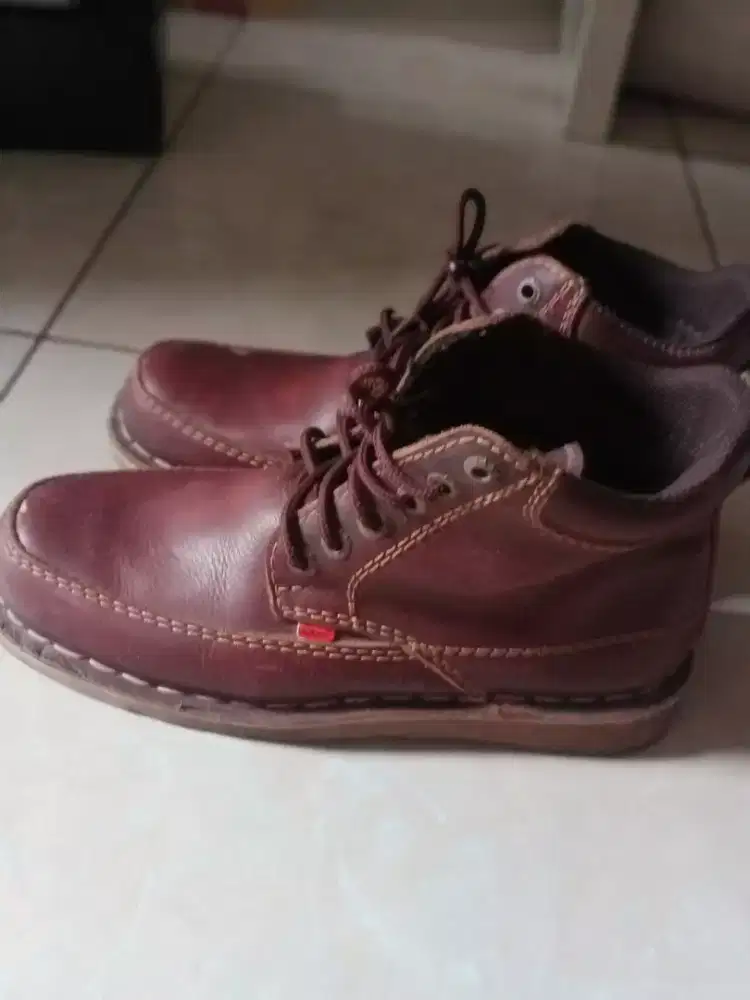 Sepatu Kickers boot