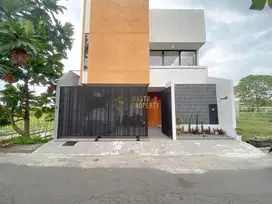RUMAH MEWAH SIAP HUNI TEPI JALAN DI KALIURANG SLEMAN