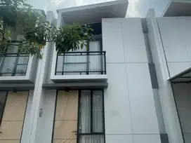 Dijual Rumah Full Furnished Lippo Karawaci-Cendana Essence