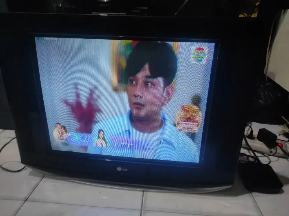 Televisi slim LG  21inch dalam keadaan normal semua no minus
