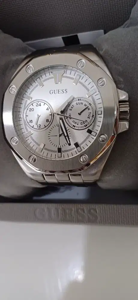 Jam Tangan Guess pria