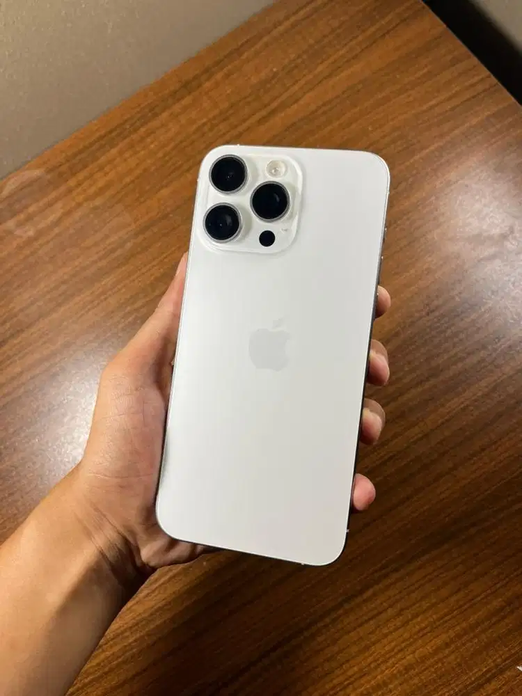 Iphone 15 Promax 256gb iBox white titanium. Tukar tambah bisa