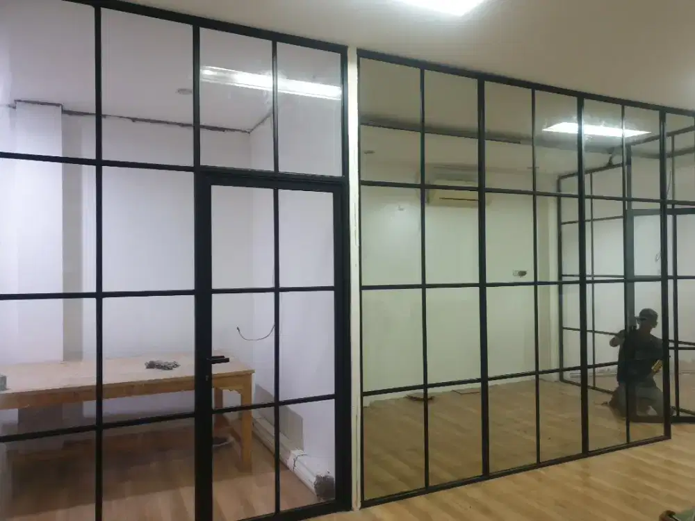 Specialis kaca alumunium