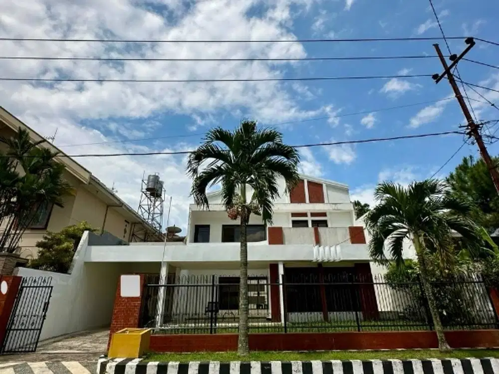 dijual rumah 2 lantai klasik vintage daerah dieng kota malang