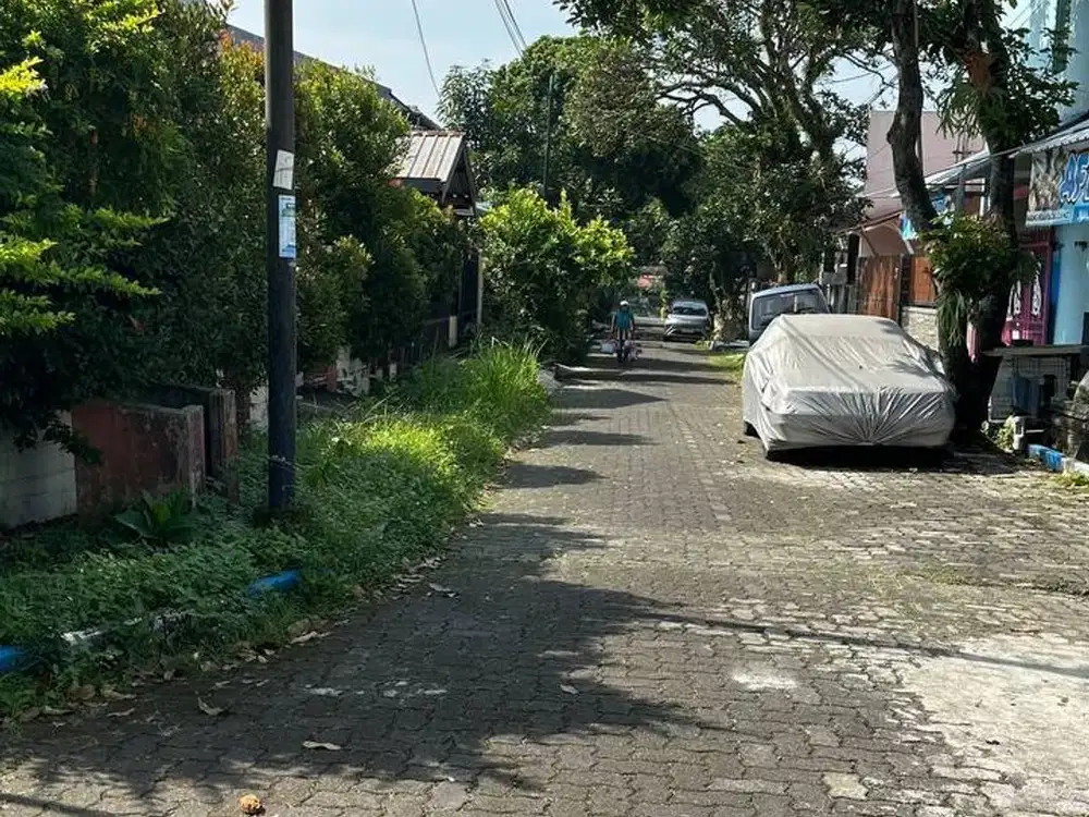 Dijual murah rumah PBI Araya hitung tanah saja