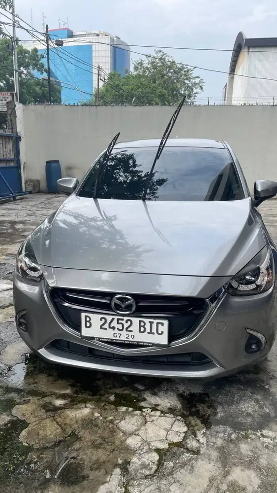 Mazda 2 Automatic Silver Jakarta Nego