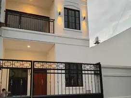 Rumah Mewah 2 lantai Area Komplek di Kopo Permai Bandung