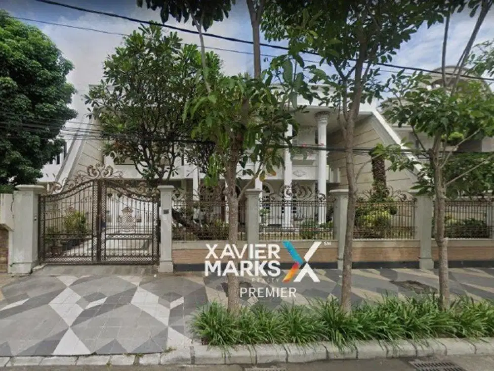 Dijual Rumah Mewah Furnished di Raya Dharmahusada Indah Surabaya Timur