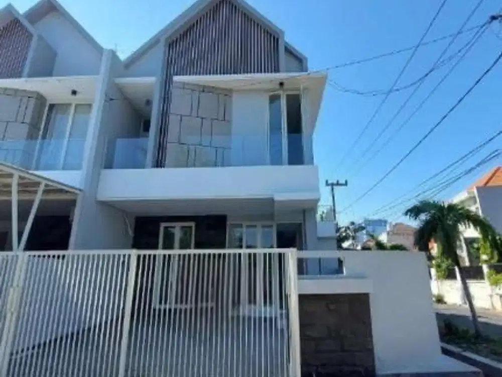 Rumah Manyar Tompotika dekat Galaxy Mall Klampis Pakuwon City (DNDGK)