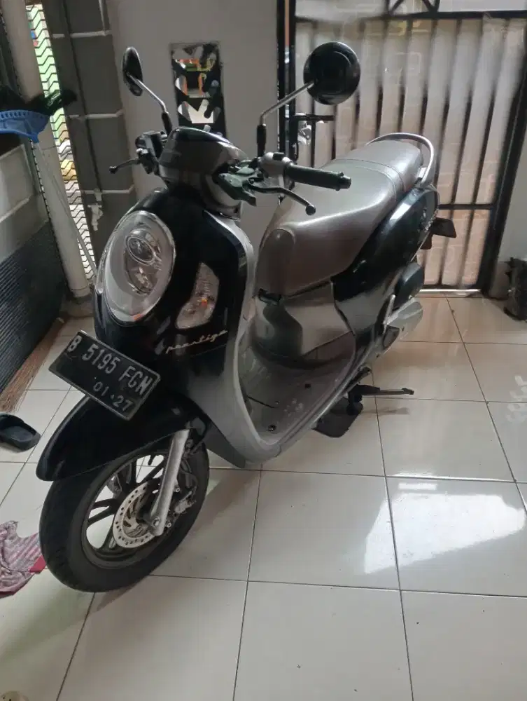 Scoopy prestige 2021 akhir