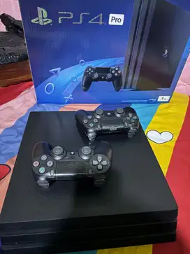 PS 4 PRO 1 TB Pemakaian 2 bulan ( barang mulus)