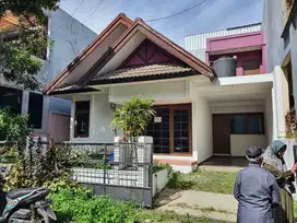 Rumah Nyaman Lokasi Strategis di Komplek Ujung Berung Indah